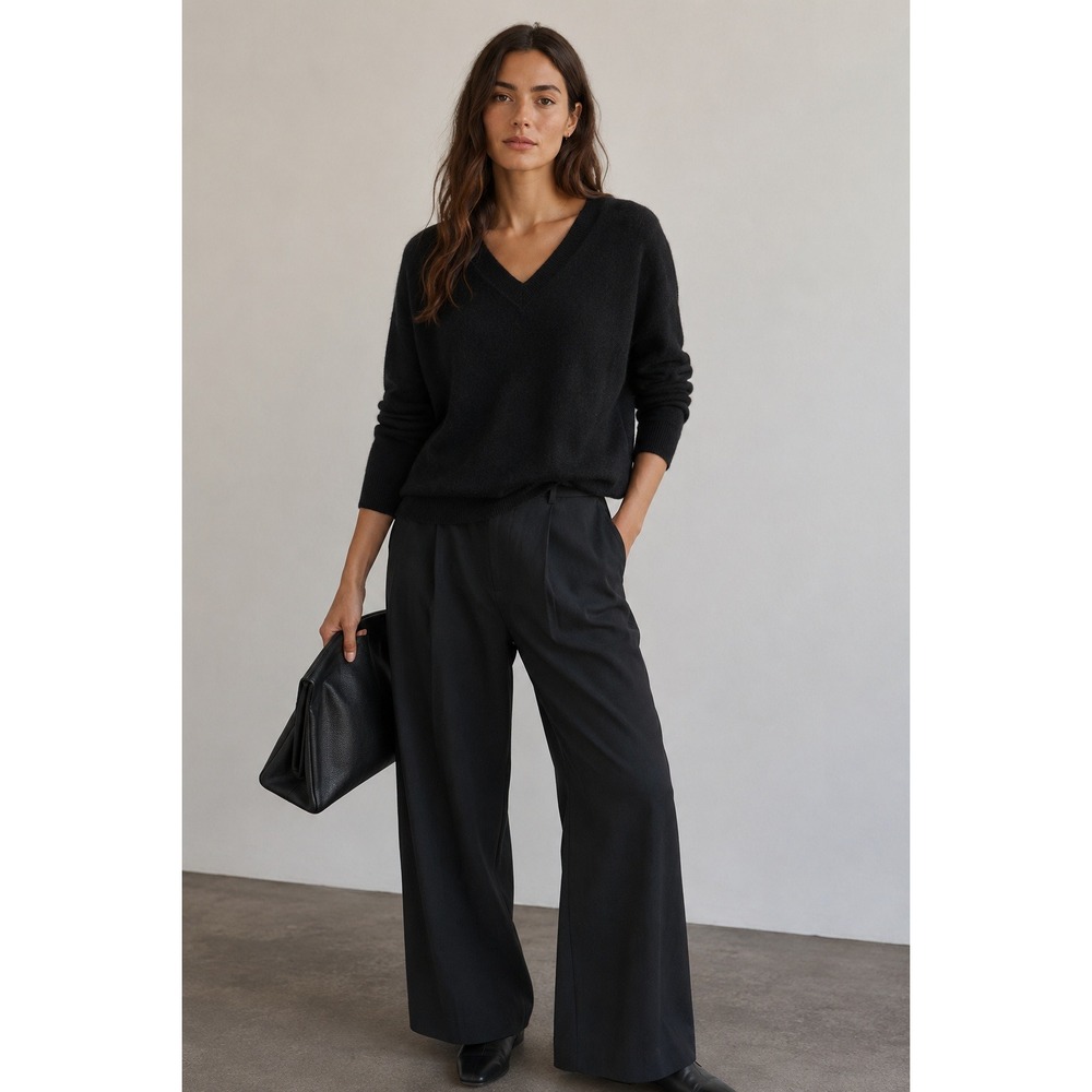 Vince Women's Black Wool Cashmere V-Neck Raglan Sleeve Sweater- Medium